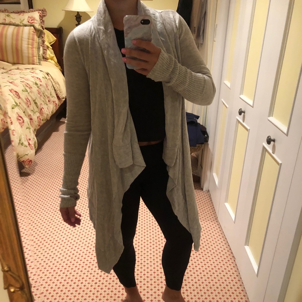 lululemon cozy transformation wrap size 6